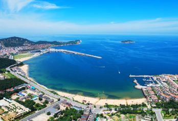 威海刘公岛+火炬八街一日游【青岛出发*上门接/当天往返】【[当地土著导游陪同]导游全程服务，为您提供贴心专项服务！】