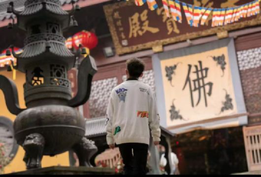 灵隐寺+飞来峰＋1.5小时拼团佛系人工精讲半日游【代预约】【[贴心服务，省力游玩]人工佛学讲解，解锁正确祈福知识，飞来峰历史佛学】