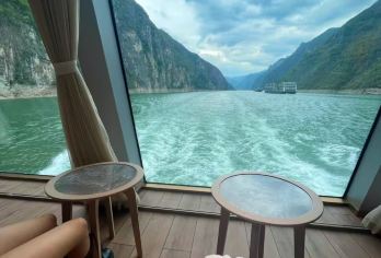 长江三峡-世纪江山如诗号-冬季2人同行，第二人半价-奉节登船【2024年推出全新一代豪华观光游轮：世纪江山如诗号，游览奉节-宜昌精华段航线，游轮航程约7小时】