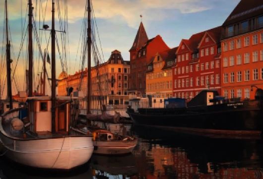 丹麦哥本哈根市区深度游-学术氛围 + 新港延伸-包车-精选【专属客服和本地中文司机，一家一团包车】