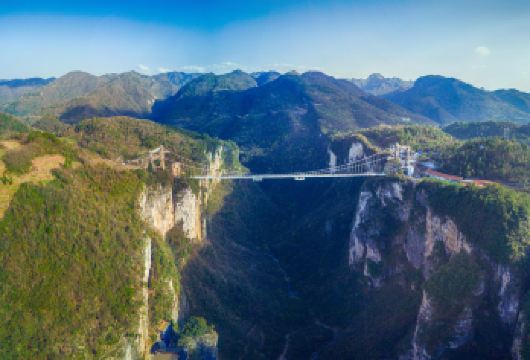 【DIY私家团】张家界大峡谷+玻璃桥一日游 全含赠7选5套票【[性价优选]市区包接送，全程司导陪同，赠送7选5套票，滑索、滑道、电梯等你体验，一价全含无套路】