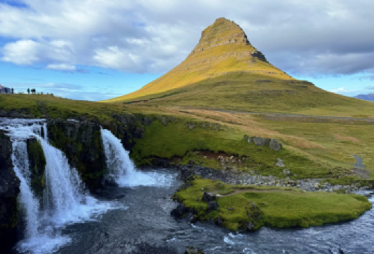 冰岛斯奈山半岛+教会山一日游-雷克雅未克往返·18人英文小巴【经典一日游线路，精华景点全覆盖，高效领略冰岛西部超美风光】
