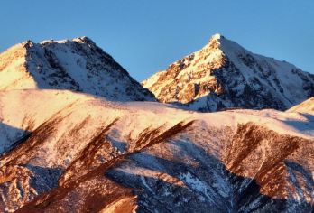 张掖巴尔斯雪山一日游【市区免费接·精致小车团·纯玩无购物】【[品质保障]平台高价、保证服务质量、绝无任何套路、行程内容清楚明了、包含与不包含项目一目了然】