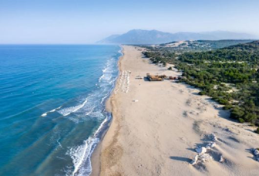 伊兹密尔钟楼+伊兹密尔大电梯+哈瓦拉大街+阿塔图尔克博物馆【[臻选行程]提供酒店接送，价格透明公开，让旅行更加轻松惬意。】