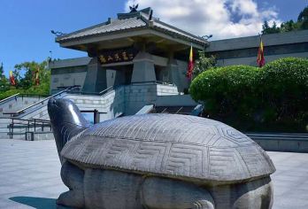 徐州龟山汉墓+可含门票【万卷说·文史讲解】无线耳机【[签约讲师]持有国家导游证\讲解证，一线工作经验10年以上，有责任心，能根据听众的兴趣，灵活讲解。】