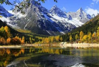 包车成都出发：包车毕棚沟一日游VIP团【轻松往返：成都市区客人指定酒店上车，全程专车接送，无忧直达毕棚沟。】