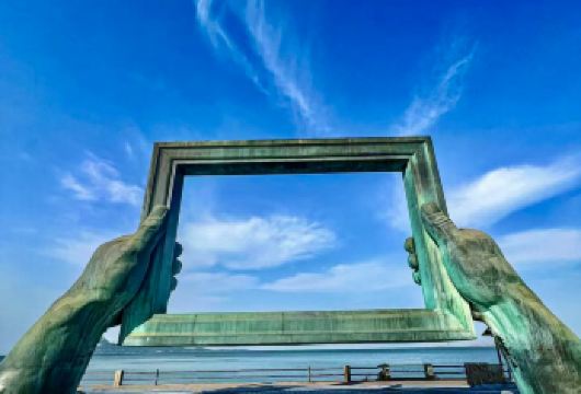 布鲁维斯号搁浅巨轮+天鹅湖+那香海+悦海公园+大相框+猫头山【沿途均可拍照打卡，记录旅途美好瞬间】