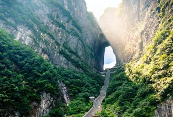 天门山国家森林公园一日游【8人团/私家团 含往返索道】【[精华景点]套餐A：8人团，优先锁定A/B线门票，精华景点，含往返索道；】