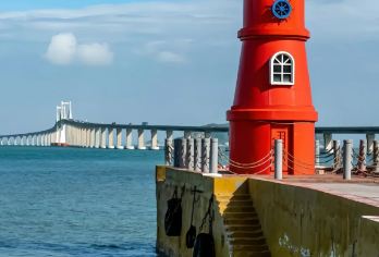 南澳一日游【南澳大桥+长山尾灯塔+自然之门】英文导游【感受南澳海岛的浪漫与震撼】