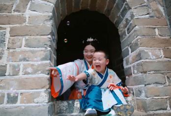 八达岭长城1日游◆可选五环内接◆赠北京文创◆6/10人小团【[五环内上门接]来到北京不方便集合，可选五环内上门接，酒店或家里等待我们上门】