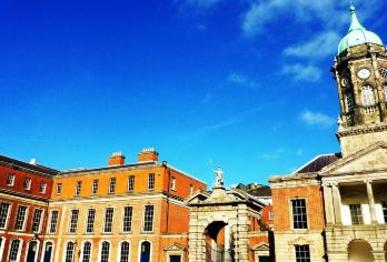 爱尔兰都柏林圣三一学院+都柏林城堡+凤凰公园包车一日游【爱尔兰精品一日游[中文司机+独立包车+行程可调]】