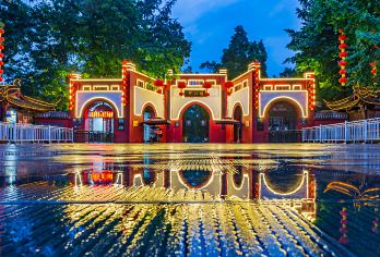 市内出发|都江堰+青城山一日游【纯玩三环接含导无购物】【[高品质真纯玩丨品牌大社·专业服务]成都旅游必打卡，三环免费上门接，景区深度精讲】