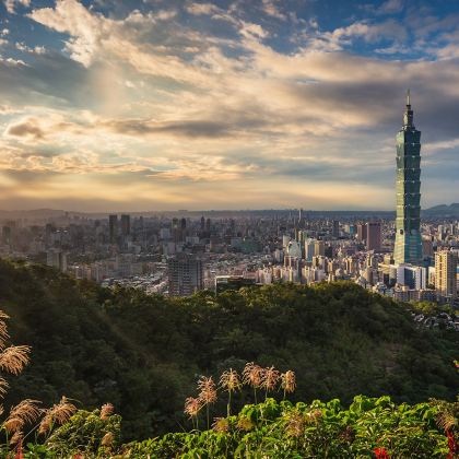 【包车游酒店接送】台北故宫博物院+中正纪念堂+迪化街+西门町