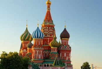 莫斯科红场+圣瓦西里主教座堂+克里姆林宫+麻雀山1日包车游【舒适安心：舒适温暖，抵御严寒风雪】