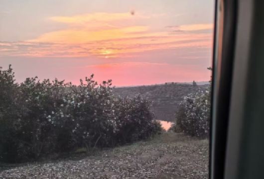 信阳光山净居寺+司马光故居+新县西河古村落+许世友故居一日活动【此寺是佛教天台宗的发源地之一。中国佛教历史上著名的慧思、智顗（天台宗实际创始人）两位高僧曾在此修行】