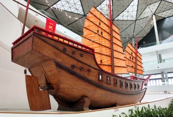 汕头小公园+潮博馆+礐石风景区+广场轮渡一日游【纯玩出行】【[品质优选]安排本地优质司机，热情友善，熟线路，带避坑，懂美食，全程保驾护航】