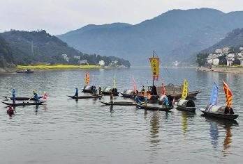 新安江山水画廊+徽州古城一日游【探秘徽州古韵，畅游山水画卷】【江上轻舟 + 古城遗韵,动静结合、一天游览不赶不累】