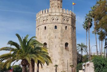 塞维利亚+圣十字区+特里亚纳区+黄金塔+大力神大道-中文地陪【中文向导地陪徒步｜市区酒店上门集合｜行程可调｜景点可定制】