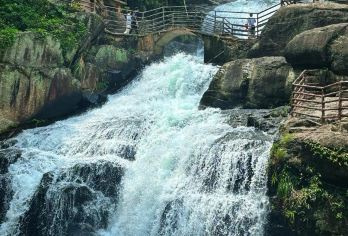 揭阳包车10小时一日游/一天打卡揭西黄满寨瀑布+市区核心景点【飞瀑学宫揭阳楼，一日看尽岭南秀。】