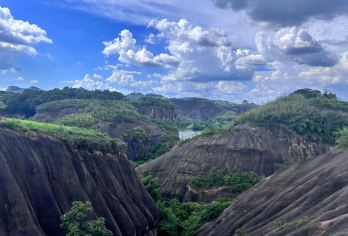湖南郴州飞天山+裕后街+北湖公园包车一日游可英文服务【可提供英文及小语种导游服务-往返接送-可选导游-可代订门票】