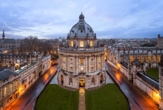 英国温莎城堡+巨石阵+牛津大学深度讲解一日游 多语言可选【英国经典线路，参观举世闻名的巨石阵，欣赏拥有5000年历史的新石器时代巨石】