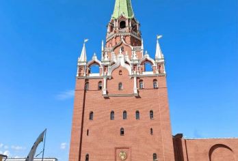 俄罗斯莫斯科大剧院+红场+凯旋门一日游/行程可调-可定制多日【包车一日游，解锁旅行新方式！独立车辆配备经验丰富的老司机，为您量身打造专属行程。】