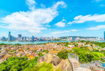 鼓浪屿一日游【12人小团/独立成团可选+专职资深VIP导游】【[12人小团/独立成团]小团人数少，才能玩的尽兴。徒步行走在鼓浪屿小岛上，一路沉浸式体验。】