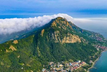 灵山岛一日游【含积米崖至灵山岛往返船票+午餐+岛上观光车】【[一价全包·省钱省心]船票＋营养午餐＋环岛观光车，全程无自费，拒绝套路，真纯玩。】