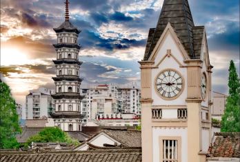衢州江郎山+廿八都+水门亭景点可选上门接送【衢州一个让人打开心扉的地方，5座，7座，19座，50座应有尽有】