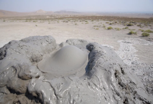 阿塞拜疆巴库泥火山+清真寺+壁画半日游【一人成行+天天发团】【@经典半日游。参观联合国教科文组织世界遗产戈布斯坦，比比海清真寺和泥火山。以及工业化油井】