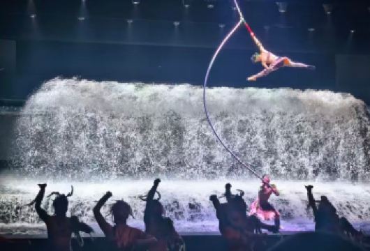 桂林日游：如意峰与永恒之恋表演【如意峰景区缆车直达玻璃空中漫步 地道竹筒饭午餐体验 震撼人心的《永恒之爱》文化演出】