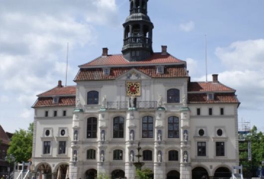 德国汉堡往返 吕讷堡-红砖老城线-盐贸易历史主题-包车-精选【专属客服和本地中文司机，一家一团包车】