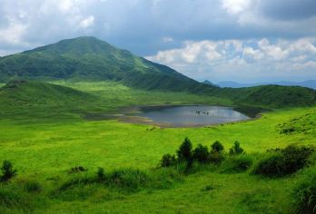 日本熊本阿苏山+高千穗峡+白川水源【私家包车+中文司机】【尊享一对一高端行程定制，多日豪华包车专属礼遇，专业旅行顾问24小时恭候垂询。】