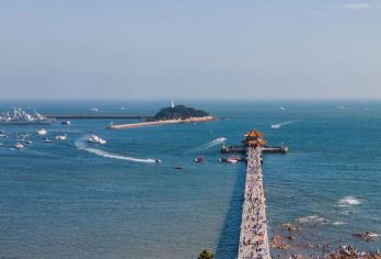 青岛栈桥＋八大关＋小麦岛公园＋青岛啤酒博物馆日游【行程随性可调，灵活舒适慢游，VIP小团服务】