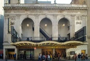 纽约Citywalk！一日逛遍百老汇、时代广场等热门地标【包车游不拼车/中文司机服务/景点可自由选择】