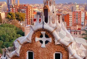 西班牙巴塞罗那圣家堂＆奎尔公园一日游丨门票全含+拼团随心游【徜徉在由建筑巨匠高第精心打造的优美公园，欣赏与大自然完美融合的建筑设计】