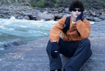 西藏珠峰大本营一日游【8人团速达珠峰！打卡大本营，说走就走】【景区直通车为正规旅游车，安全有保障，免费代办边防证，还赠次日返程，全程省心又安心。】