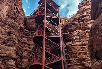 张掖马蹄寺+平山湖大峡谷一日游【精致小车团·市内免费接送】【[游玩时间长、舒适商务车、下单即发车、]】