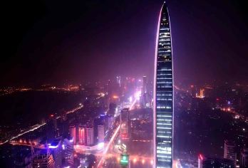 深圳大梅沙+金色海岸游艇+中英街+地王观光+世界之窗一日游【[深度游]甄选严选经典景区，全景深度游：登高俯瞰深圳、游艇出海、海边沙滩游乐、历史印记打卡中英界碑。】