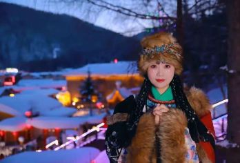 雪乡+西站接+秃顶山+冰雪画廊+雪地摩托+马拉爬犁+驯鹿【项目含：大秃顶子+雪地摩托+驯鹿+冰雪画廊+马拉爬犁+雪地转转+雪地长龙+观看高山动物园+光头强家】