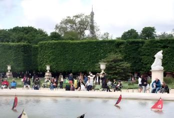 法国巴黎埃菲尔铁塔+红磨坊+卢浮宫+圣母院包车一日游【专属包车，华人司机，深度体验异国风情】