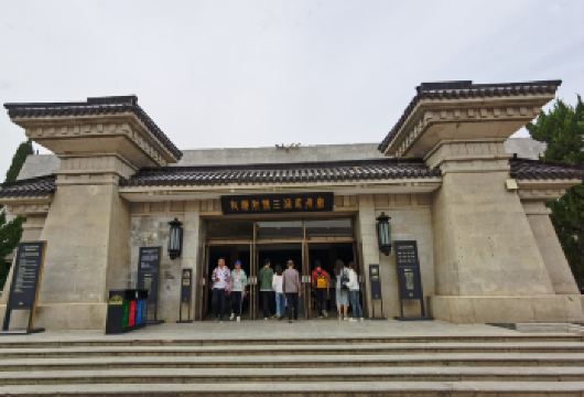 兵马俑+《复活的军团》演出一日游【双景区套票/可选演出】【[视觉盛宴]穿越千年的时空隧道，亲历那段风云变幻的岁月，探寻那些被岁月尘封的秘密！】