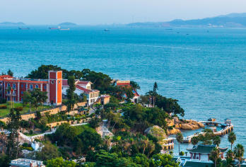 厦门鼓浪屿+南普陀寺+菽庄花园可选一日游【纯玩无购物】【[纯玩，无套路]省心无自费，含鼓浪屿往返船票及思明区~湖里区上门接送，享纯粹之旅。】