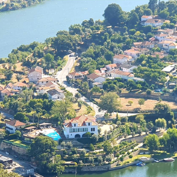 葡萄牙波尔图-杜罗河谷一日游-可定制【中文专车-惬意舒适】