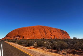 乌鲁鲁卡塔丘塔国家公园+乌鲁鲁日落+瓦帕峡谷徒步一日游/中文【赏乌鲁鲁日落，看石头颜色变化，品香槟和小食】