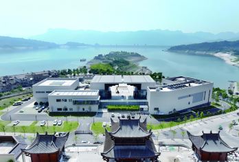 【2-8人小团】两坝一峡+G348网红公路+移民博物馆一日游【[服务保障]臻选2至8人VIP拼小团出游，多年旅游服务经验，当地优质司机为您的旅程保驾护航！】