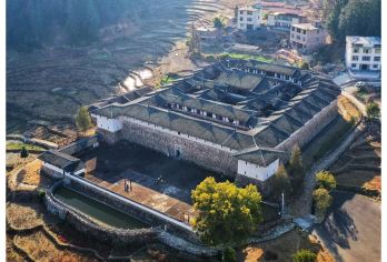 福建三明琵琶堡+安贞堡+沙县水美土堡群1日游【纯玩包车游】【车辆正规营运车辆，手续齐全。航空座椅，车型更大，更宽，更舒服；】