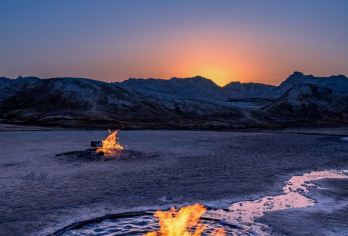 克孜尔千佛洞+红石林+烈焰泉一日游【探秘地狱之火】