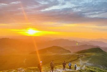 夜爬东灵山【挑战高峰2303米】观日出云海【北京最高峰2303米】