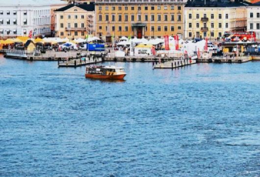 芬兰赫尔辛基市区+波尔沃古镇一日游【中文包车+景点灵活调整】【尊享一对一高端行程定制，豪华包车专属礼遇，专业旅行顾问24小时恭候垂询。】